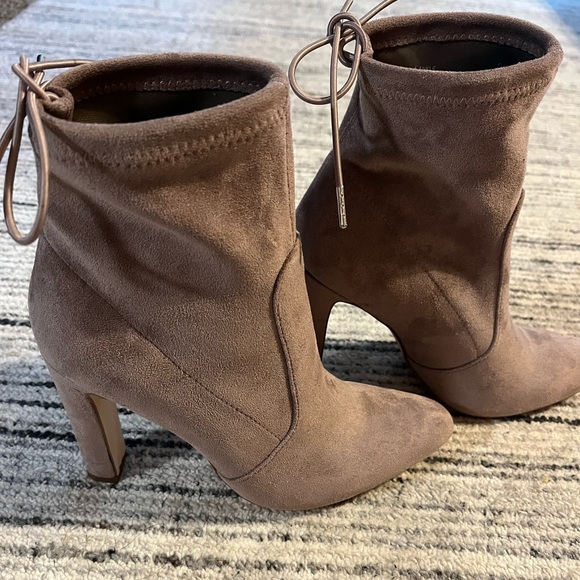 Jesyna Ankle Boot - Picture 6 of 7